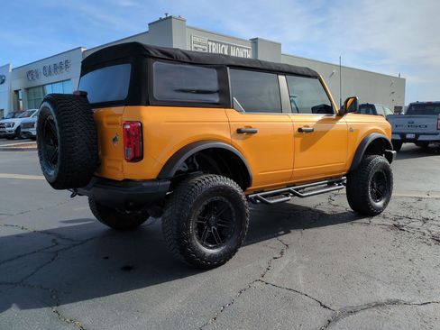 Used 2022 Ford Bronco Black Diamond image 3