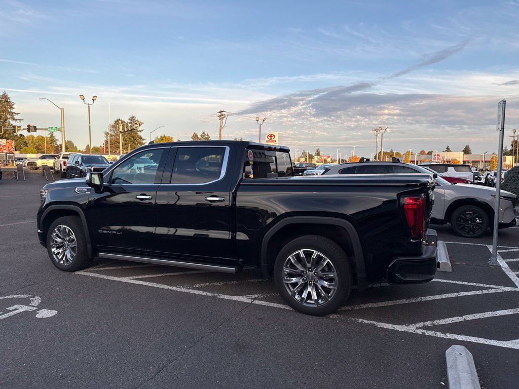 Used 2024 GMC Sierra 1500 Denali w/ Denali Reserve Package AWD/4WD image 3