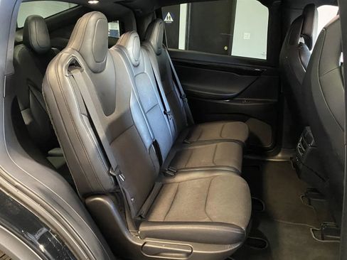 Used 2018 Tesla Model X image 7