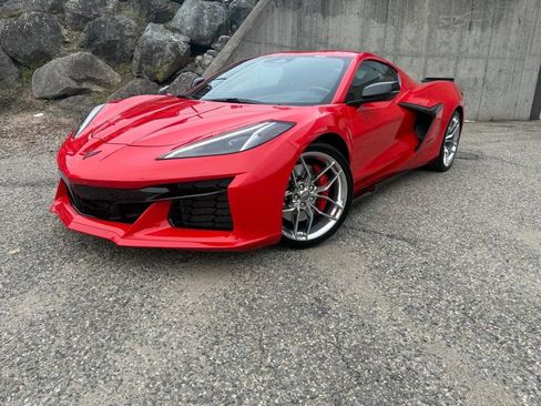 Used 2025 Chevrolet Corvette Z06 RWD image 33