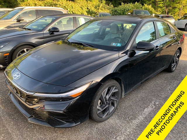 Used 2025 Hyundai Elantra Limited FWD image 1