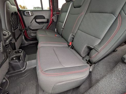 Used 2021 Jeep Wrangler Unlimited Rubicon AWD/4WD image 29