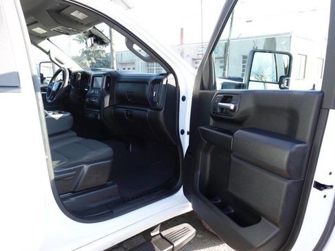 Used 2024 Chevrolet Silverado 2500 Custom w/ Custom Value Package image 29