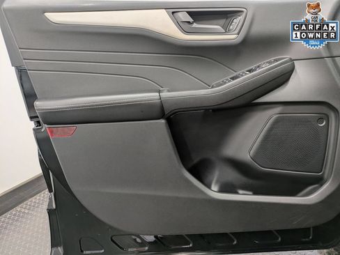 Used 2022 Ford Escape SE w/ SE Sport Appearance Package AWD/4WD image 8