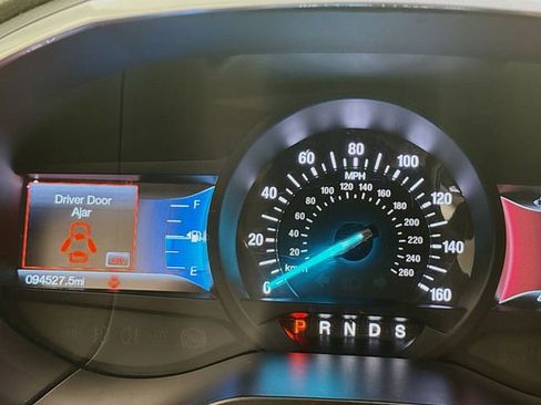 Used 2018 Ford Edge Titanium image 12