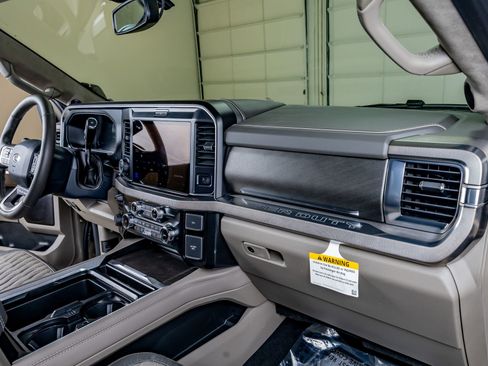 Used 2026 Ford F450 Platinum AWD/4WD image 18