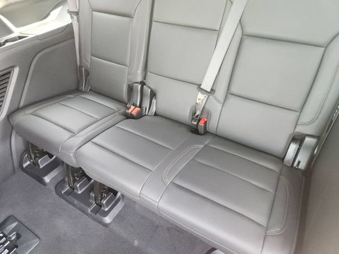 Used 2026 Chevrolet Tahoe High Country AWD/4WD image 32