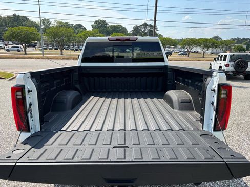 Used 2026 GMC Sierra 2500 Denali Ultimate w/ LPO, Black Badging Package image 37