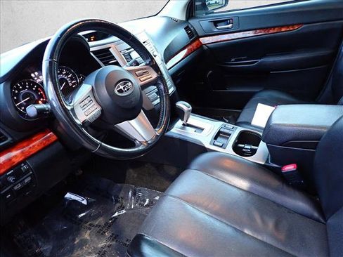 Used 2011 Subaru Outback 2.5i Limited w/ PWR Moonroof Pkg AWD/4WD image 10