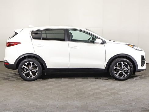 Used 2022 Kia Sportage LX image 15