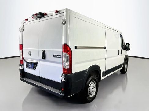 Used 2025 RAM ProMaster 2500 w/ Convenience Group FWD image 9