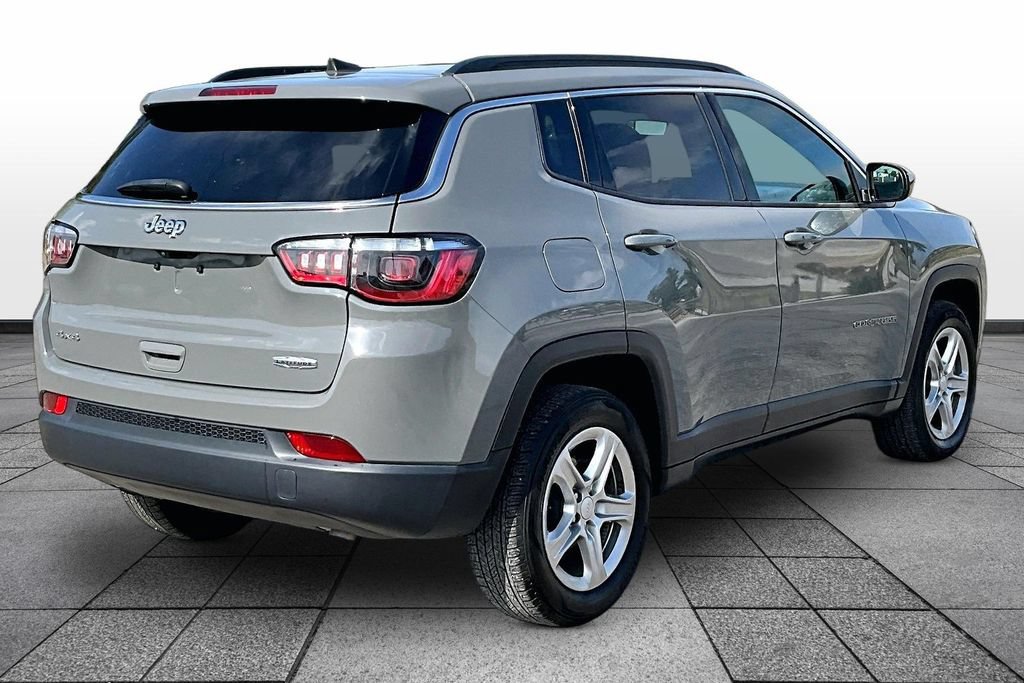Used 2024 Jeep Compass Latitude w/ Altitude Special Edition AWD/4WD image 12