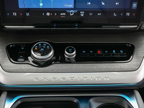 New 2026 Ford Expedition Max Platinum w/ Driver's Package image 17