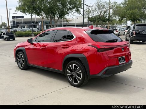 Used 2021 Lexus UX 200 w/ Accessory Package (Z1) FWD image 5