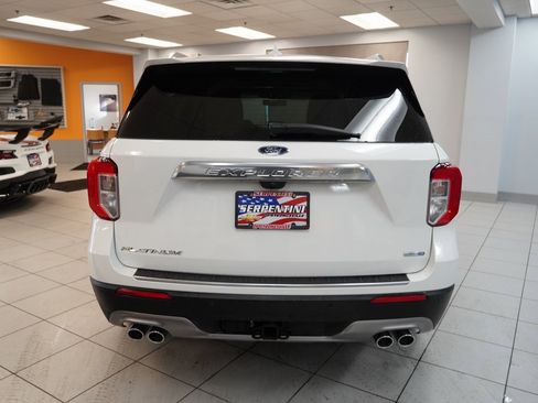 Used 2020 Ford Explorer Platinum w/ Premium Technology Package image 9