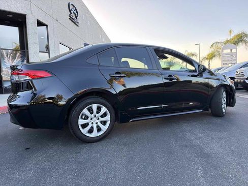 Used 2025 Toyota Corolla LE FWD image 9