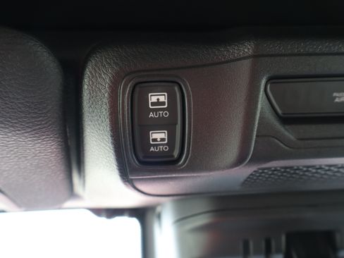 Used 2024 Jeep Wrangler Unlimited AWD/4WD image 25