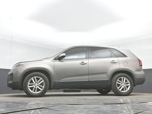 Used 2015 Kia Sorento LX FWD image 29