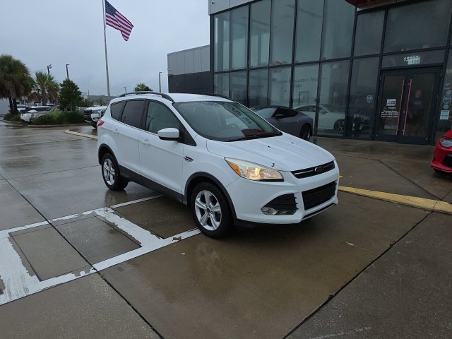 Used 2016 Ford Escape SE w/ Equipment Group 201A FWD image 2