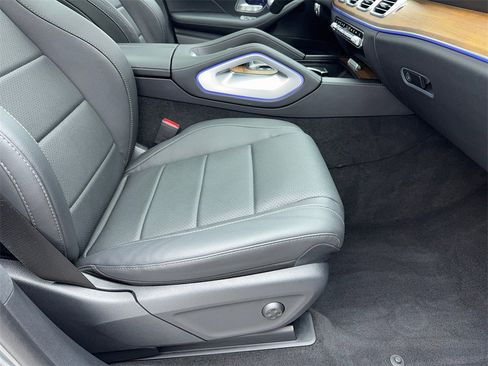 Used 2025 Mercedes-Benz GLS 450 4MATIC image 54