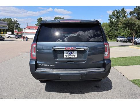 Used 2020 GMC Yukon XL Denali w/ Denali Premium Package AWD/4WD image 4