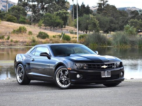 Used 2010 Chevrolet Camaro SS w/ RS Package RWD image 3
