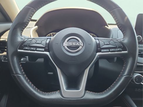 Used 2024 Nissan Altima 2.5 SR FWD image 19