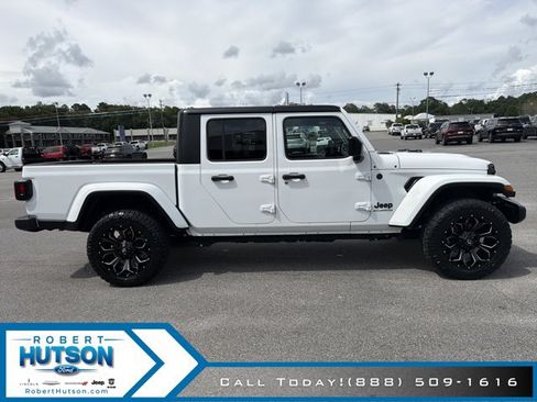 New 2024 Jeep Gladiator Sport AWD/4WD image 4