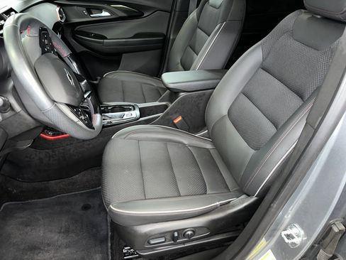 Certified 2023 Chevrolet TrailBlazer RS w/ Sun and Liftgate Package image 5