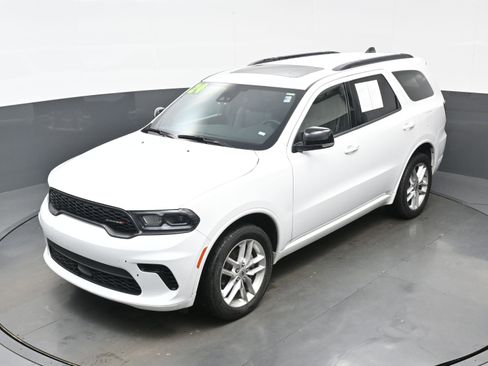 Used 2024 Dodge Durango GT image 32