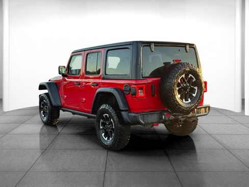 Used 2025 Jeep Wrangler Unlimited Rubicon AWD/4WD image 5