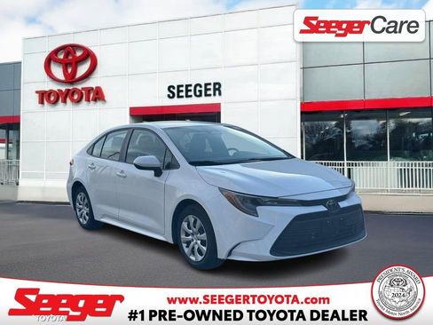 Used 2024 Toyota Corolla LE image 1