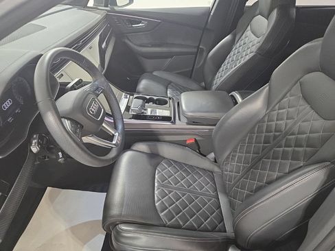 Used 2025 Audi SQ7 Prestige AWD/4WD image 17