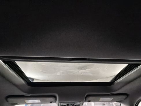 Used 2024 GMC Sierra 2500 SLT w/ SLT Premium Package image 24