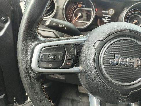Used 2020 Jeep Wrangler Unlimited Sahara image 29
