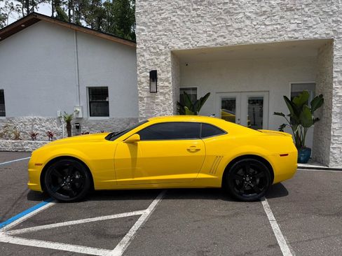 Used 2010 Chevrolet Camaro SS w/ RS Package RWD image 2