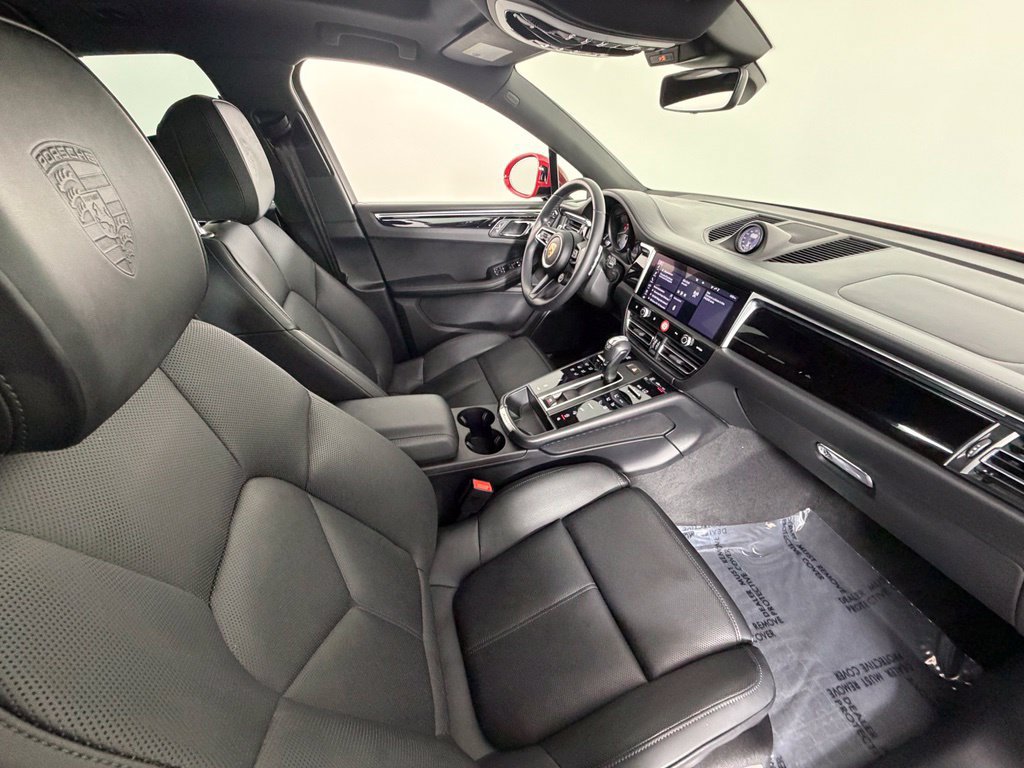 Certified 2024 Porsche Macan S AWD/4WD image 45