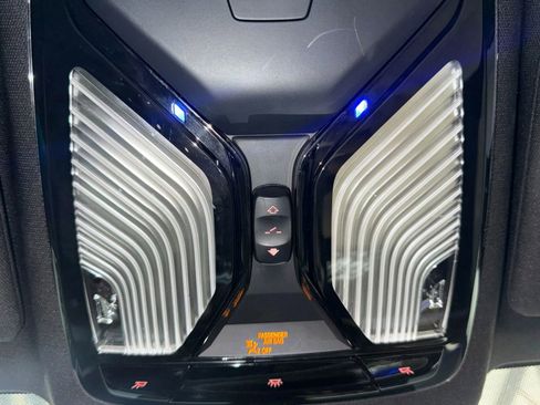 Used 2021 BMW 530i w/ Convenience Package image 34