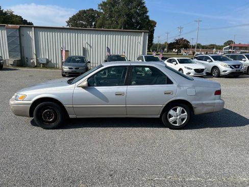 Used 1998 Toyota Camry CE image 5