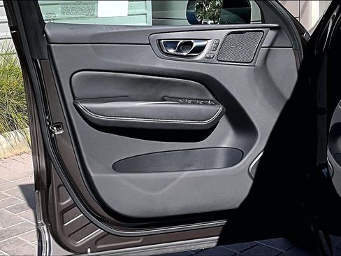 Used 2022 Volvo XC60 T8 Inscription w/ Advanced Package image 23