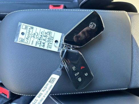 New 2026 Volkswagen Tiguan SE R-Line image 28