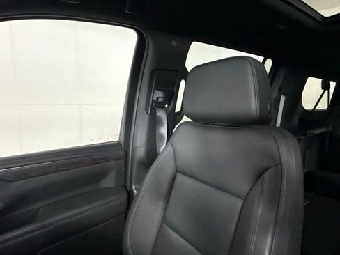 Used 2024 Chevrolet Suburban Z71 w/ Luxury Package image 20