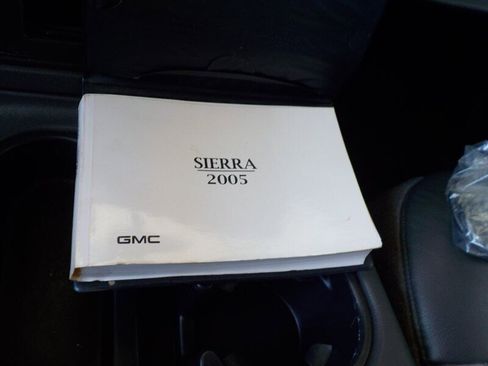 Used 2005 GMC Sierra 3500 SLE w/ Heavy-Duty Power Package image 19
