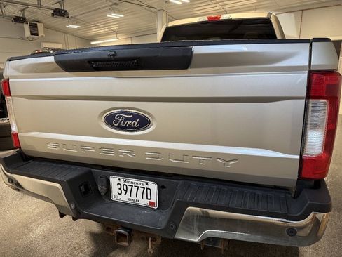 Used 2017 Ford F250 XLT w/ XLT Value Package AWD/4WD image 5