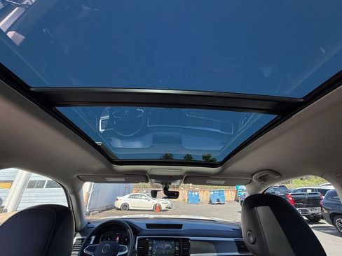 Used 2023 Volkswagen Atlas SE w/ Panoramic Sunroof Package FWD image 23