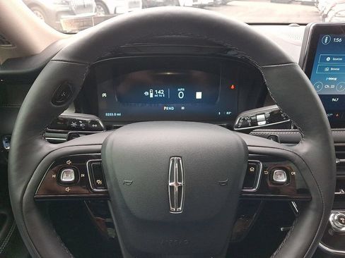 Certified 2025 Lincoln Corsair Reserve w/ Jet Appearance Package AWD/4WD image 19