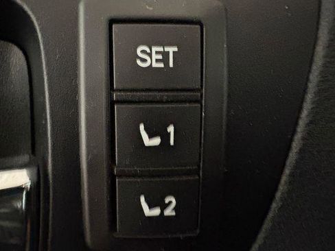 Certified 2018 Toyota Tundra Platinum image 9