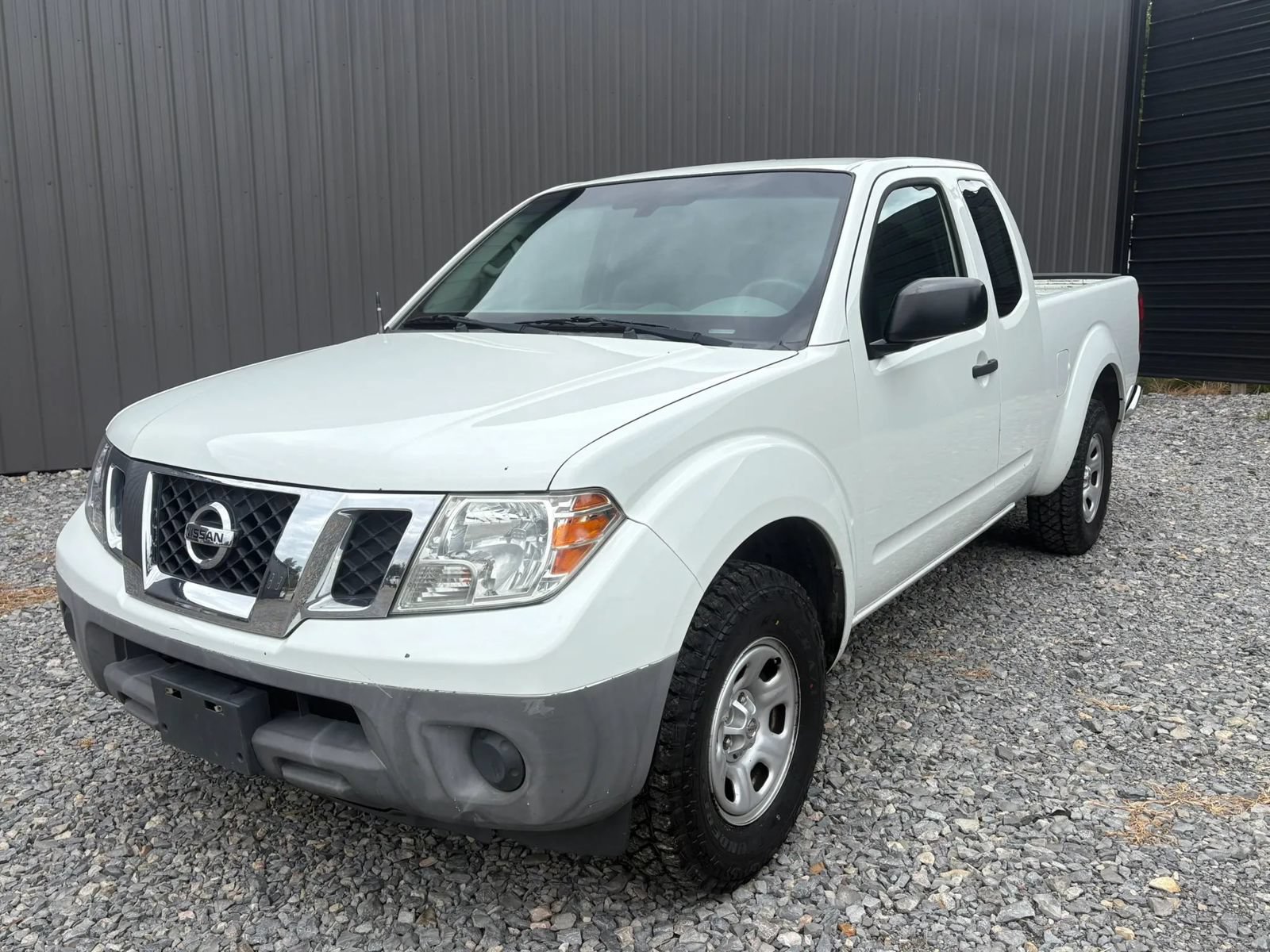 Used 2016 Nissan Frontier S RWD image 1