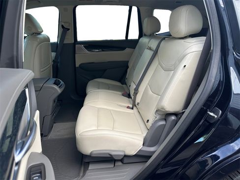 Used 2021 Cadillac XT6 Premium Luxury image 15
