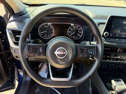 Used 2024 Nissan Rogue SV FWD image 23